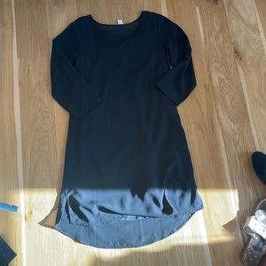 Plain v neck black dress